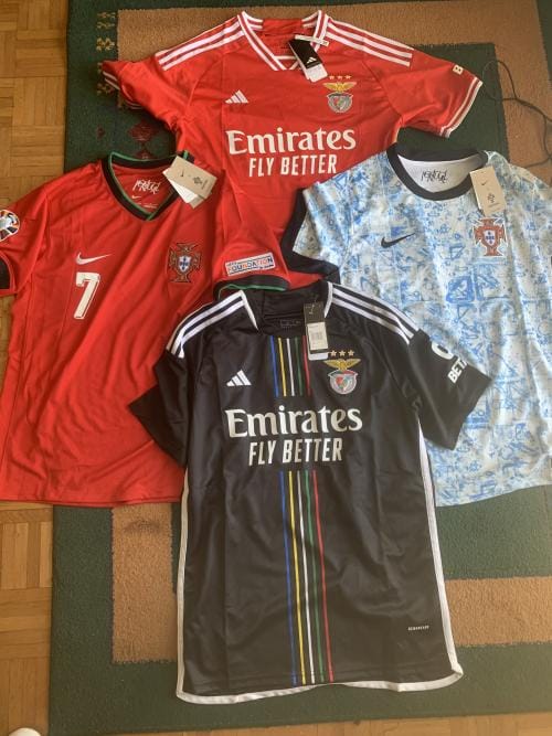 Customer photo review of Camisola Benfica I 24/25 - Vermelho