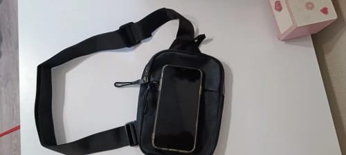 Customer photo review of Varyqon™ – Kompakte Crossbody Bag für Alltag und Reise