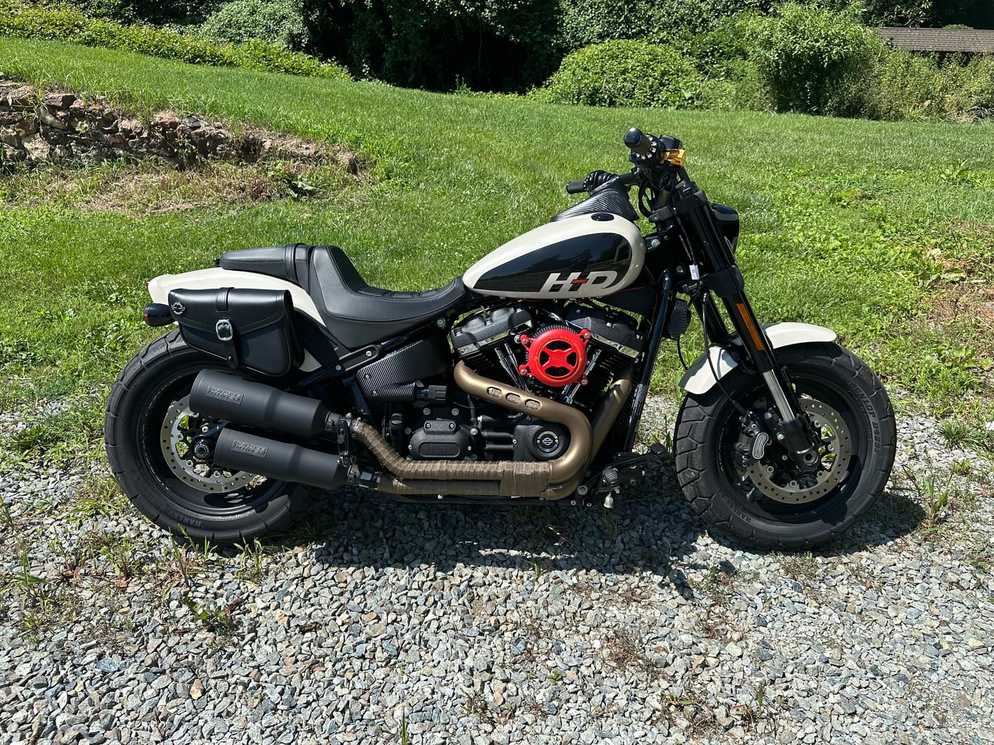 Customer photo review of 4L - Diablo Plain Leather Motorcycle Saddlebags For Harley Softail Fat Bob FXFB/S