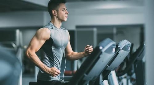 Customer's gym workout session while using New Pharma Trembolona Acetato 100mg