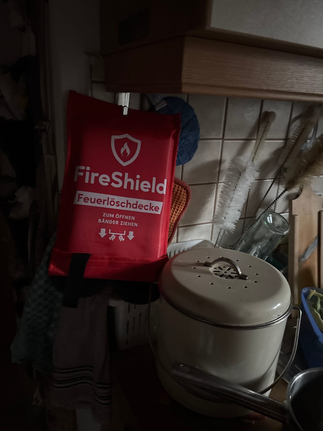 Customer photo review of FireShield – 3-Sekunden Notfall-Löschdecke