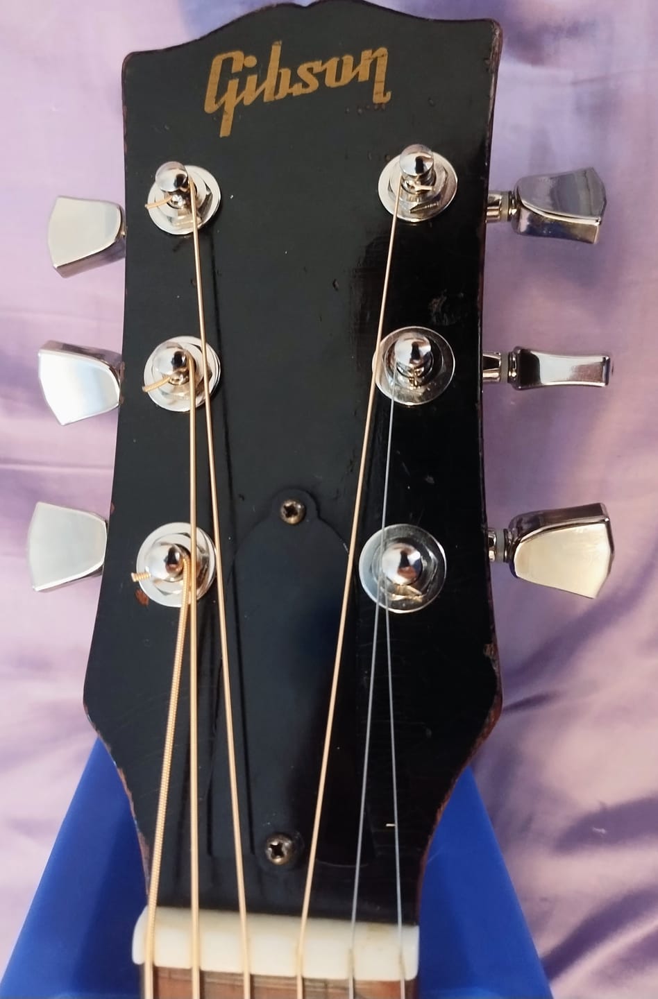 Customer photo review of Vintage Guitar Tuner Upgrade Kit for 3+3 Headstocks (8.5mm Post Hole)