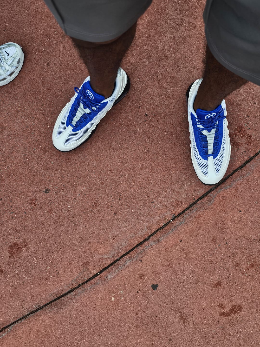 Customer photo review of Nike Air Max 95 'Total 90 White Racer Blue'