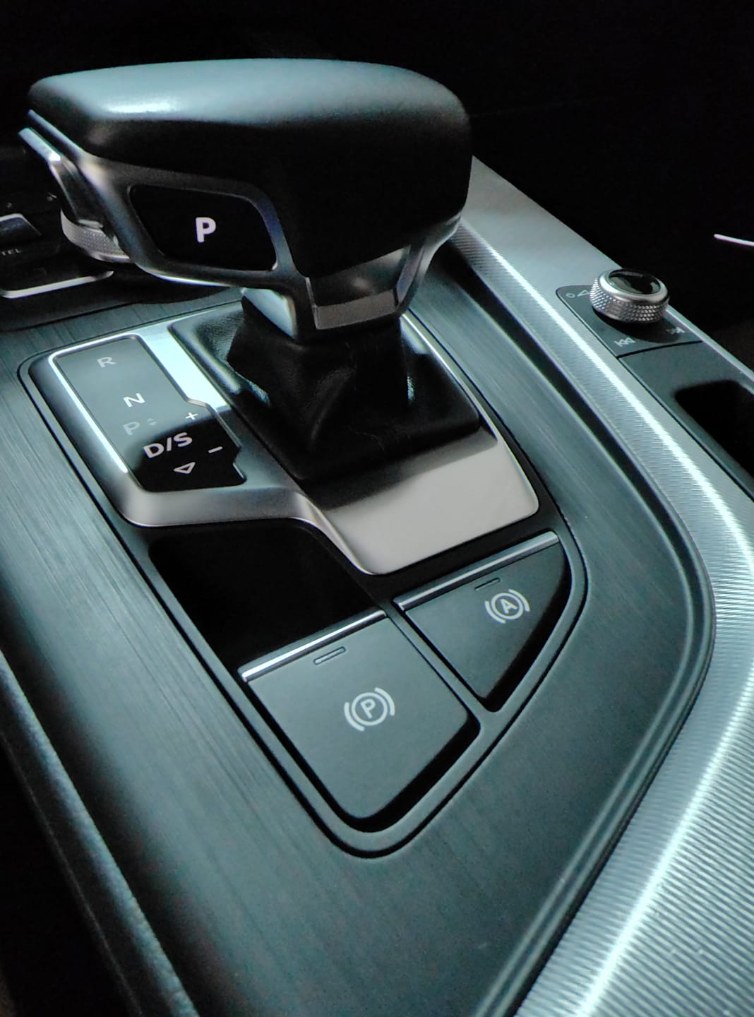 Customer photo review of Audi B9 Autohold Retrofit
