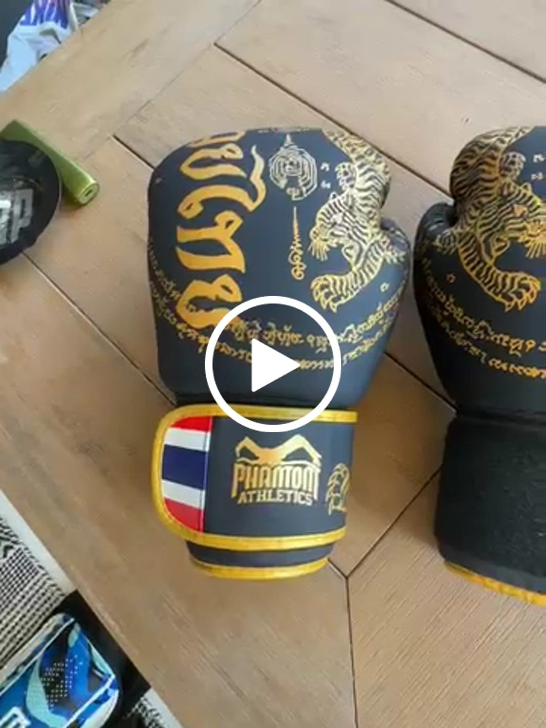 Customer video review of Manusi Box Phantom Muay Thai- Editie Limitata