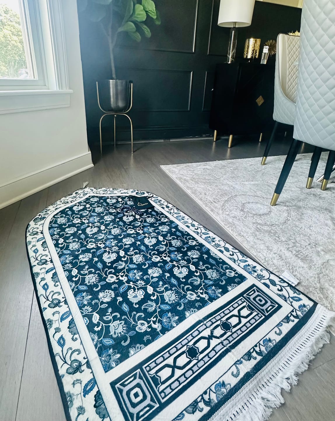 Customer photo review of Layl Blossom Padded Prayer Mat