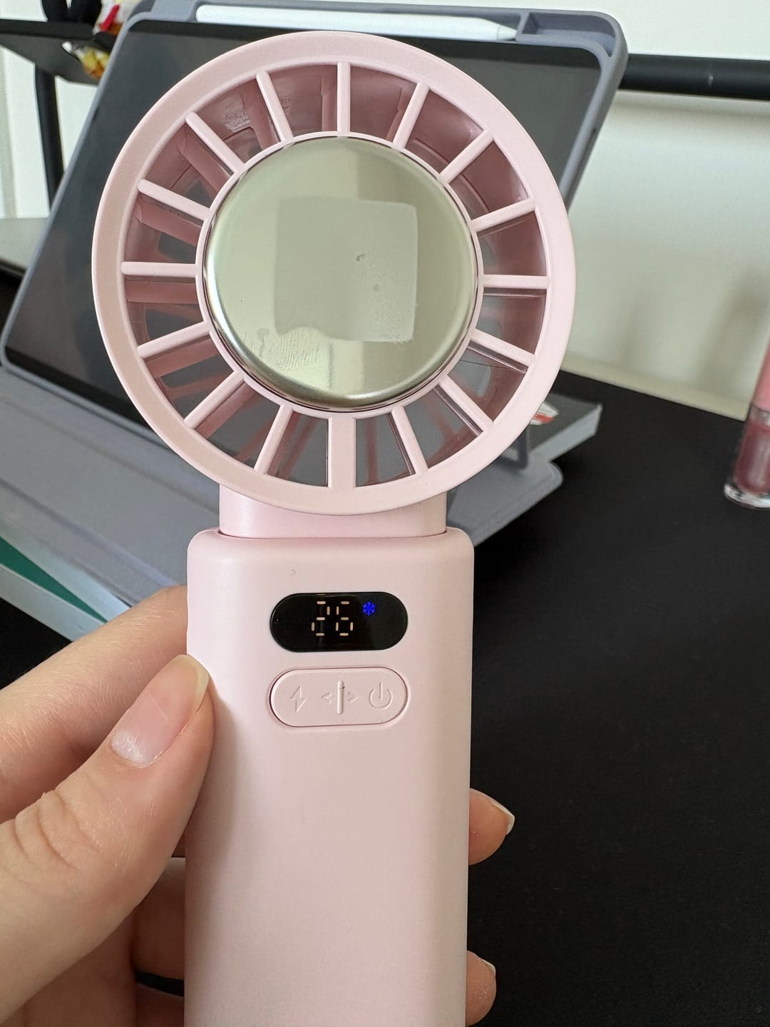 Customer photo review of El Vantilatörü | Peltier Soğutma, 100 Kademe, 3600mAh, 8300 RPM, USB-C, Askılı, Pembe (X6111)