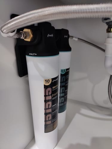 Customer photo review of Frizzlife DW15 Untertisch-Wasserfiltersystem, NSF/ANSI 53&42 zertifizierte Elemente, direkt angeschlossener 2-stufiger Wasserfilter