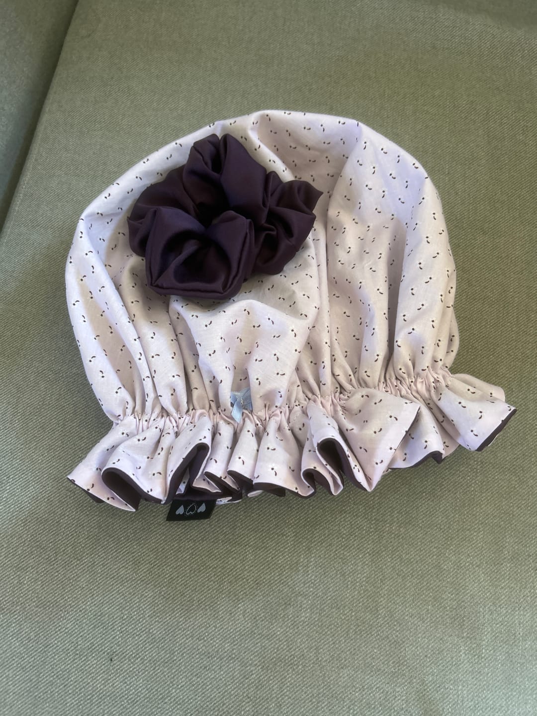 Customer photo review of Bonnet Satin lila, Blümchen flieder
