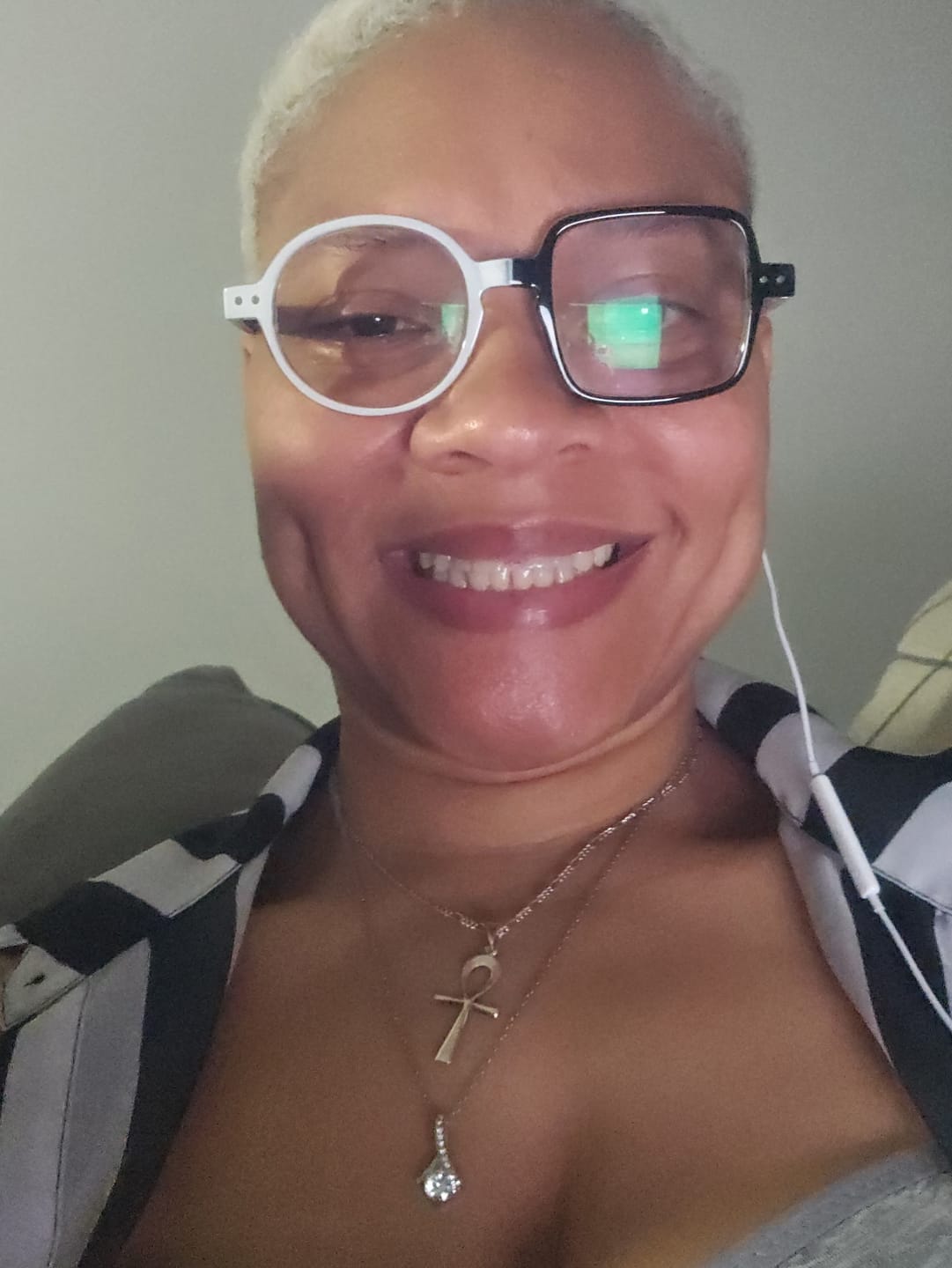 Customer photo review of Apology Gift For Her - Alluring Beauty Necklace - I'm Sorry I Hurt You!