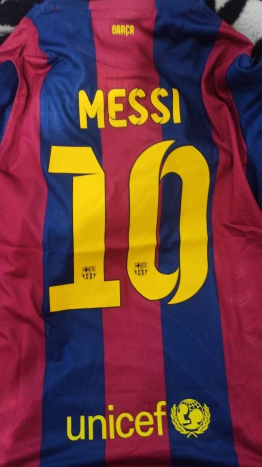 Customer photo review of Camisola Barcelona Retrô 2014/2015 - Azul e Grená