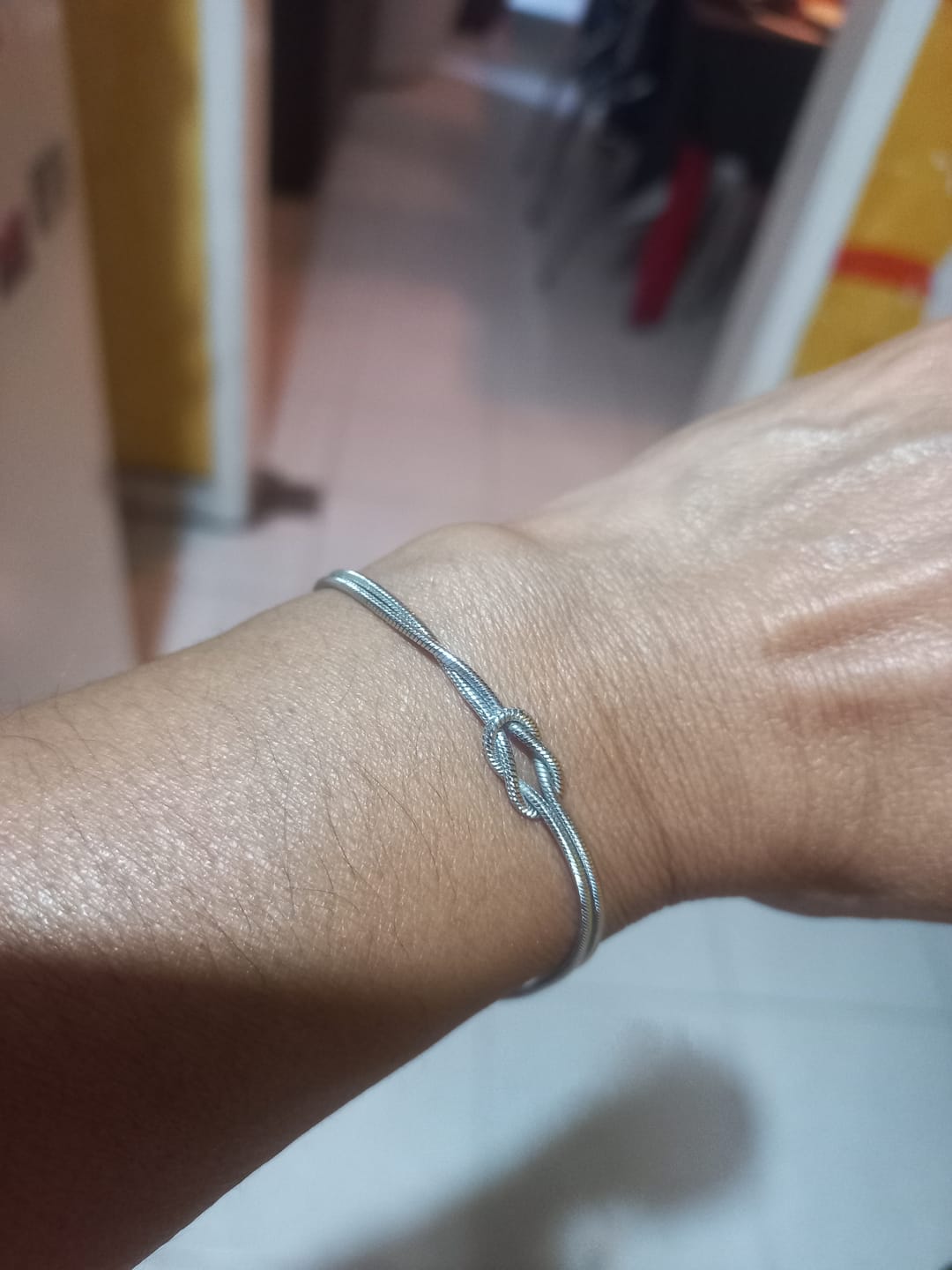 Customer photo review of Pulsera del Nudo Eterno