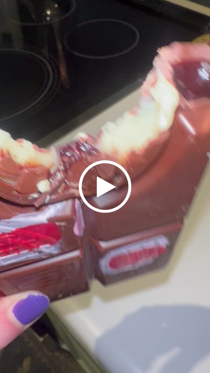 Customer video review of Black Forest Gateau inspired chocolate bar 145g