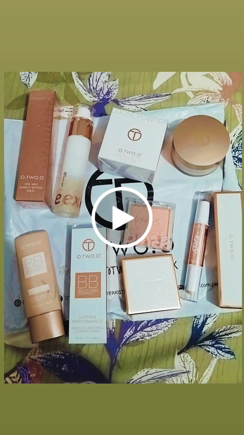 Customer video review of O.TWO.O SILKY GLOW POWDER BLUSH