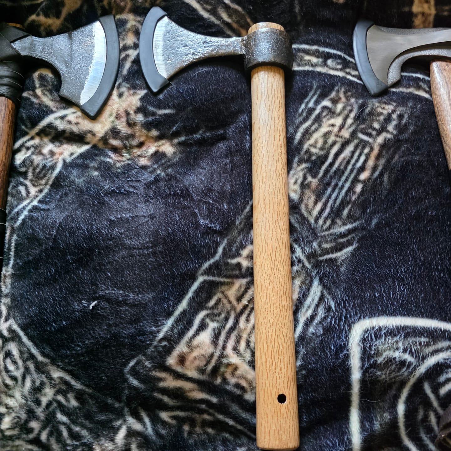 Customer photo review of Norse Hawk Throwing Axe