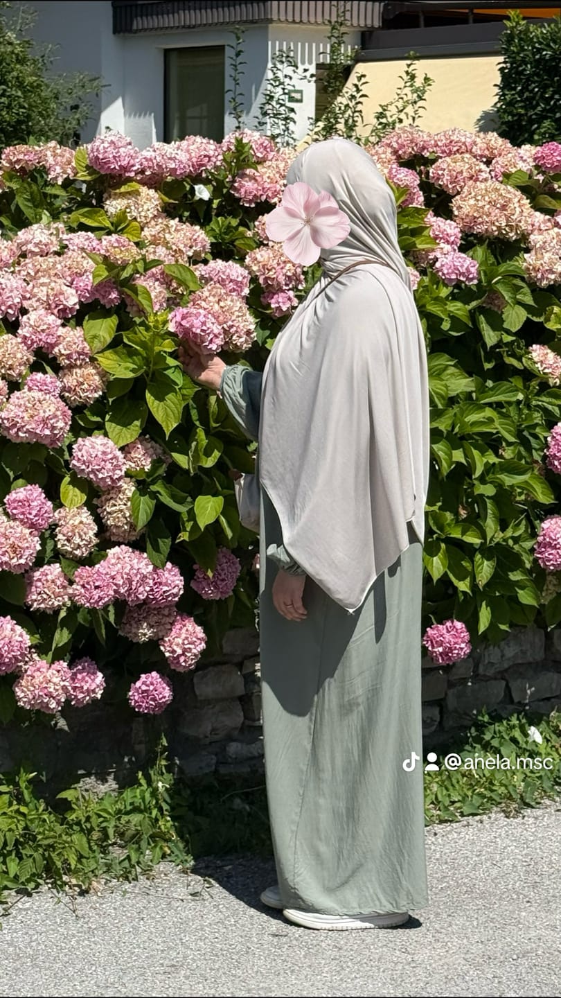 Customer photo review of Lyocell Abaya Manal (Länge 1,45m)