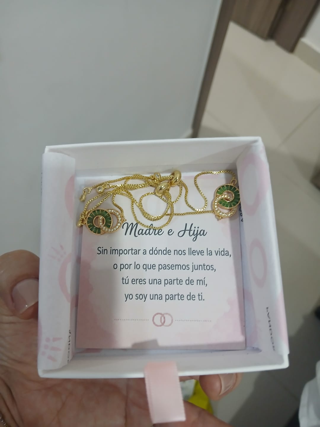Customer photo review of Pulsera de piedra natal "Vínculo Inquebrantable"