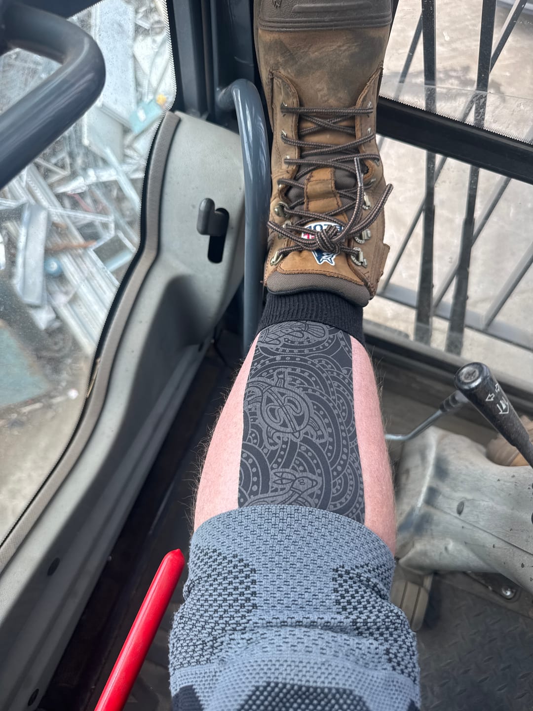 Customer photo review of Dynamic Tape Eco Tattoo – Biomechanical Support Tape Made from Recycled Plastic Bottles