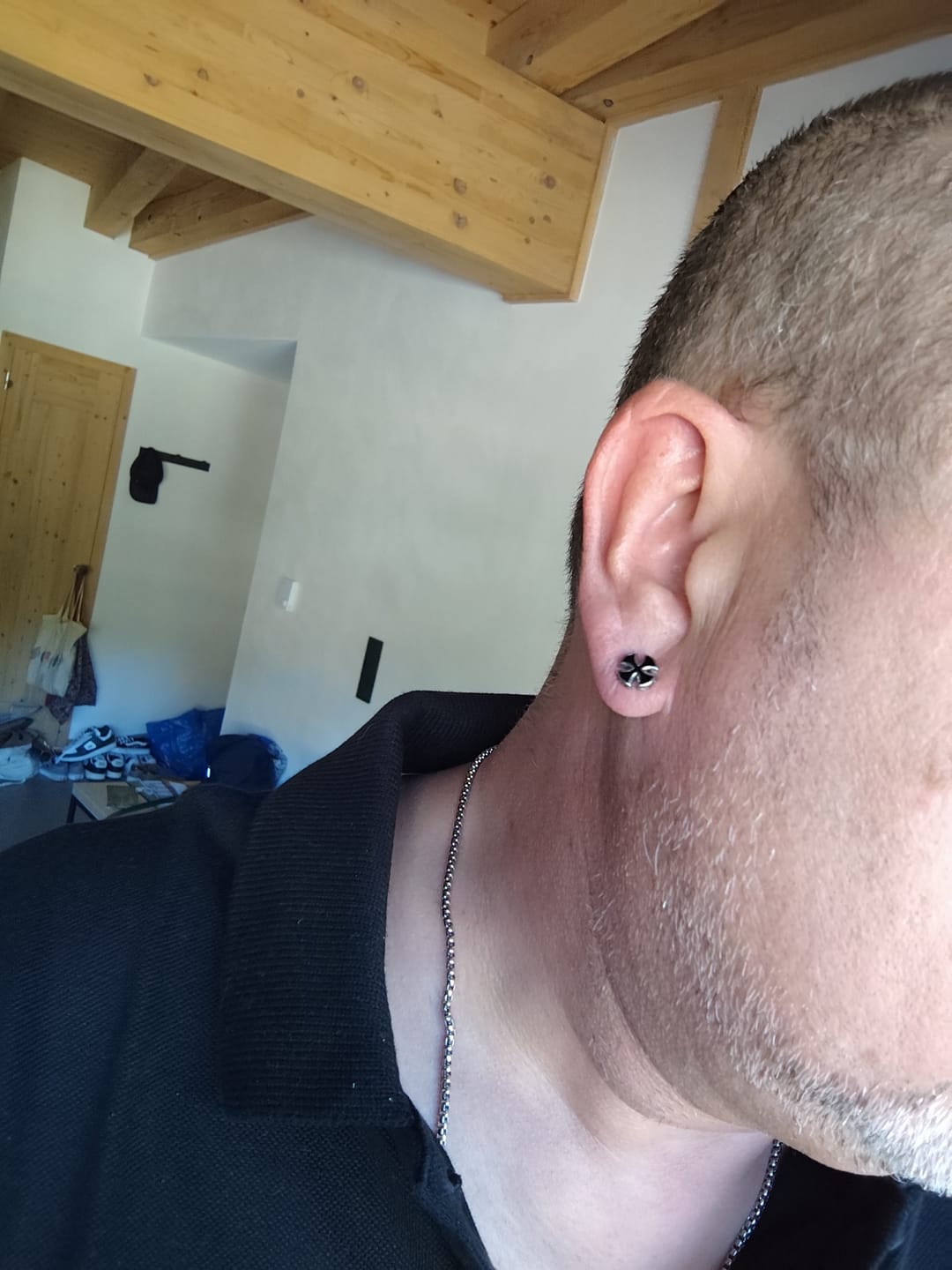 Customer photo review of Boucles d’Oreilles Croix du Fief