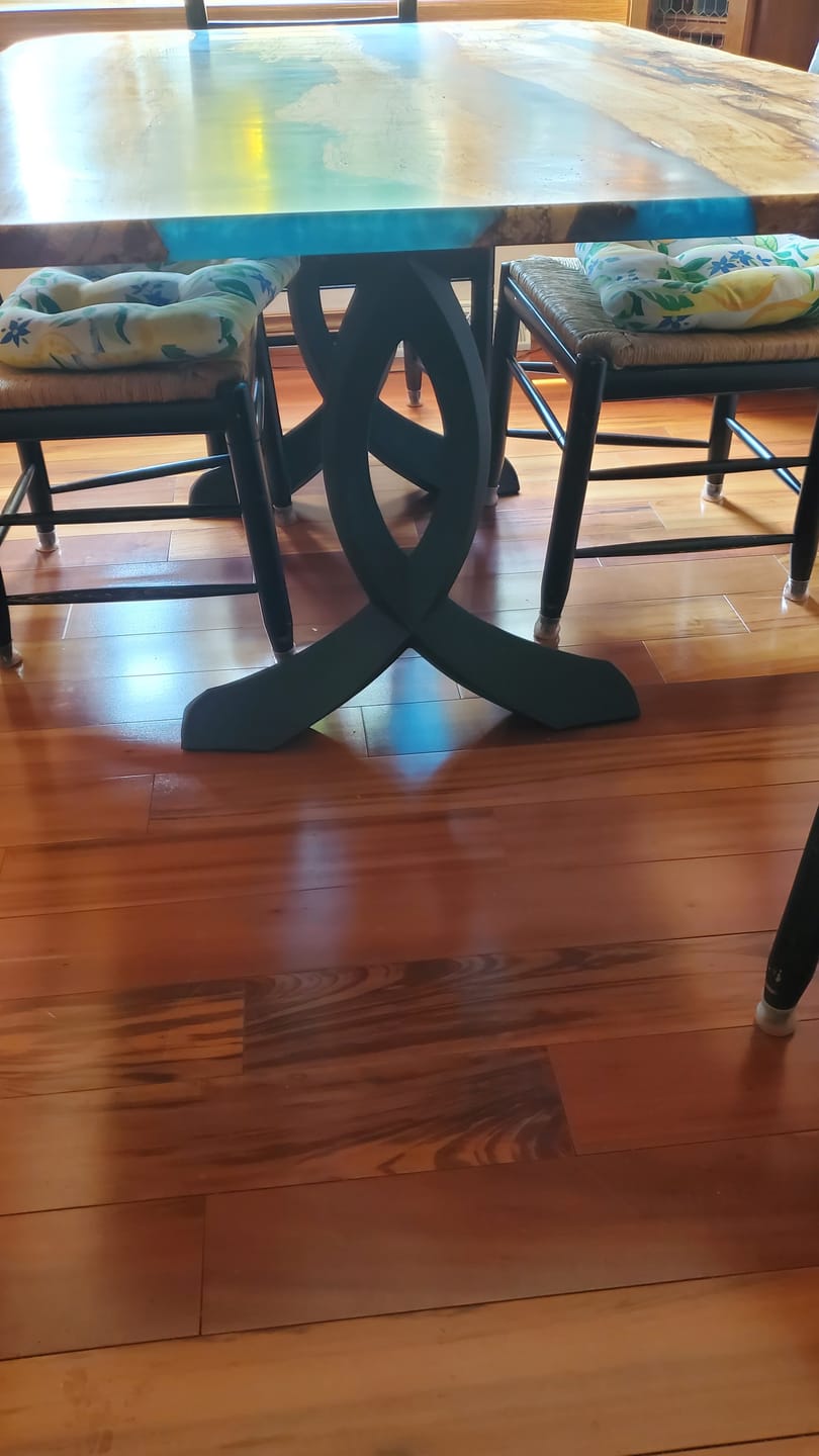 Customer photo review of 418 Curva 28" H Dining Table Curved Legs for Live Edge Wooden Slap