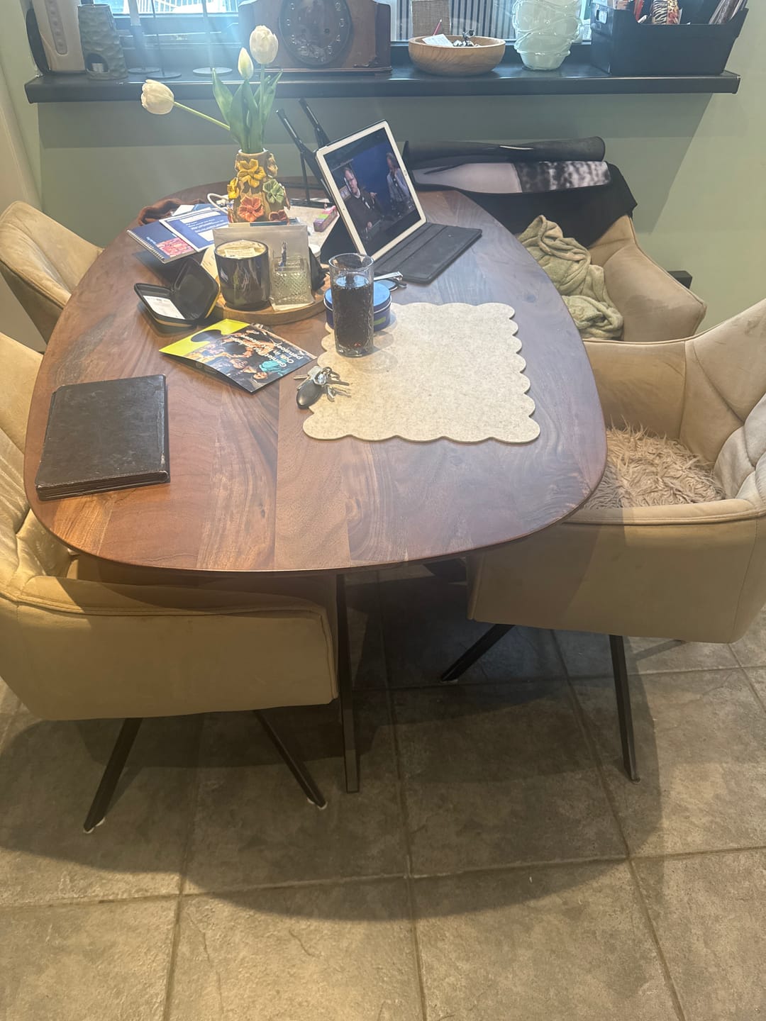 Customer photo review of Eettafel Arlune - Deens Ovaal - Acaciahout - 150 cm