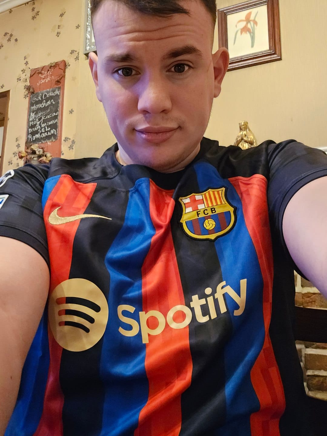 Customer photo review of Camisola Barcelona I [Patch Champions League] 22/23 - Grená