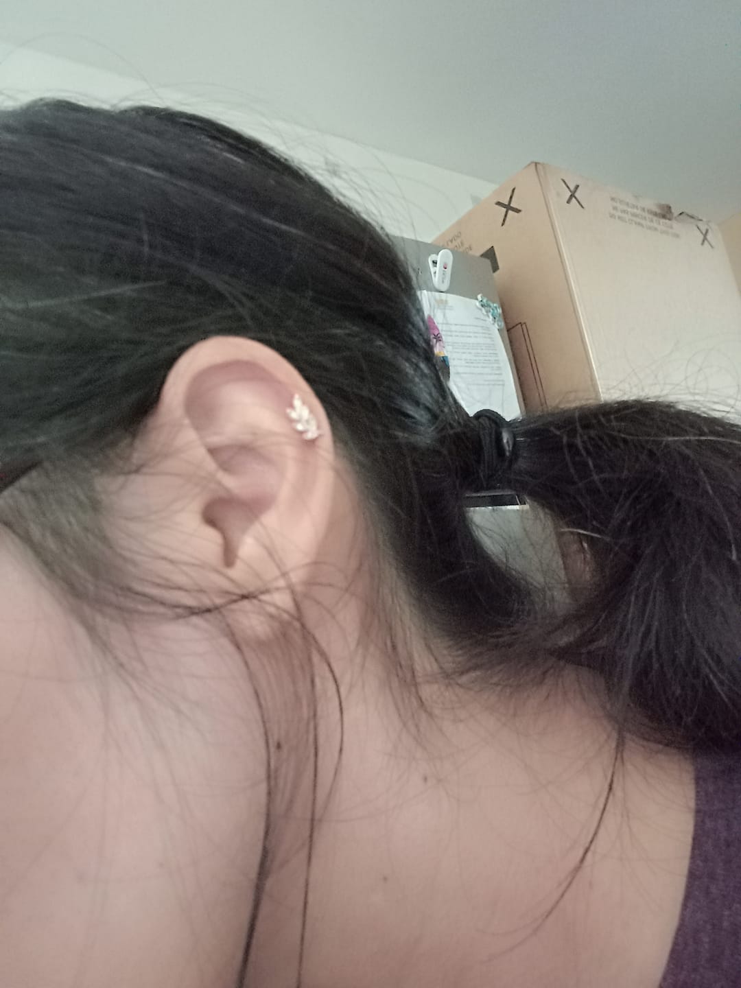 Customer photo review of Piercing Hojita de Laurel Rosca Plana
