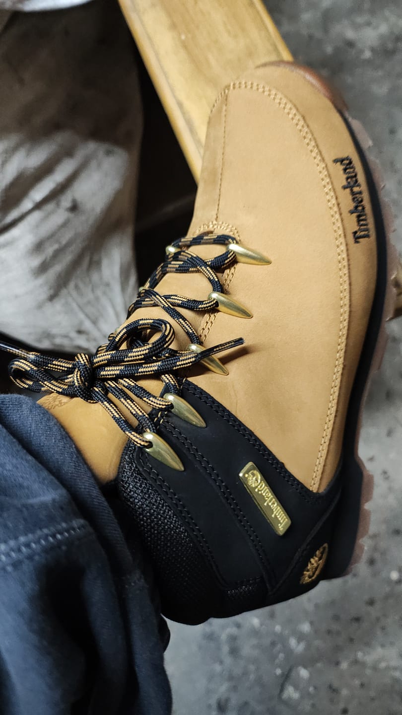 Customer photo review of Botas Timberland Euro Sprint Mid Lace Boot Wheat Beige Negro