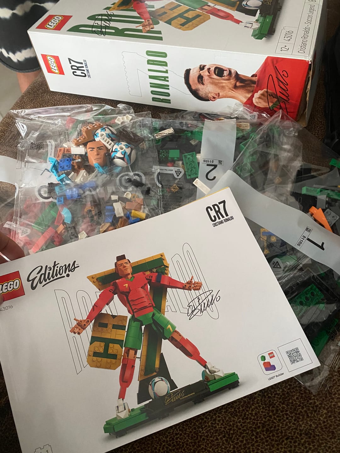 Customer photo review of CRISTIANO RONALDO: LEYENDA DEL FÚTBOL