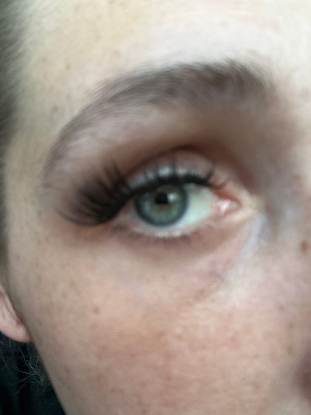 Customer photo review of Pre-Glued Whispy Medium - Press-On Lashes