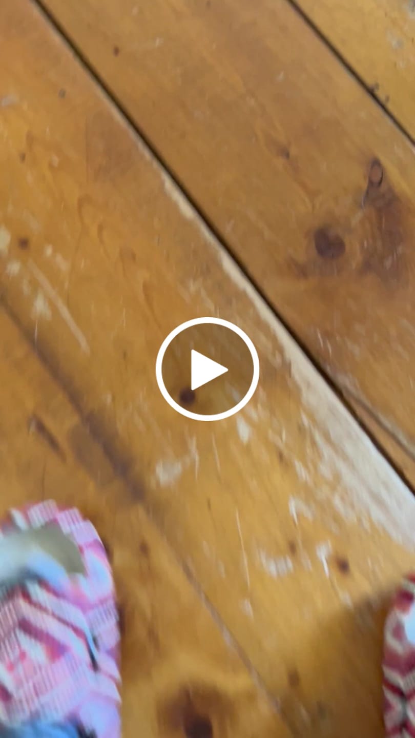 Customer video review of HappyFlops Bohemian