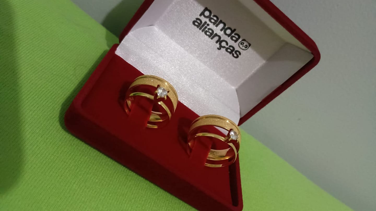 Customer photo review of Conjunto Alianças Banhada Ouro 18K 6mm - Bruxelas