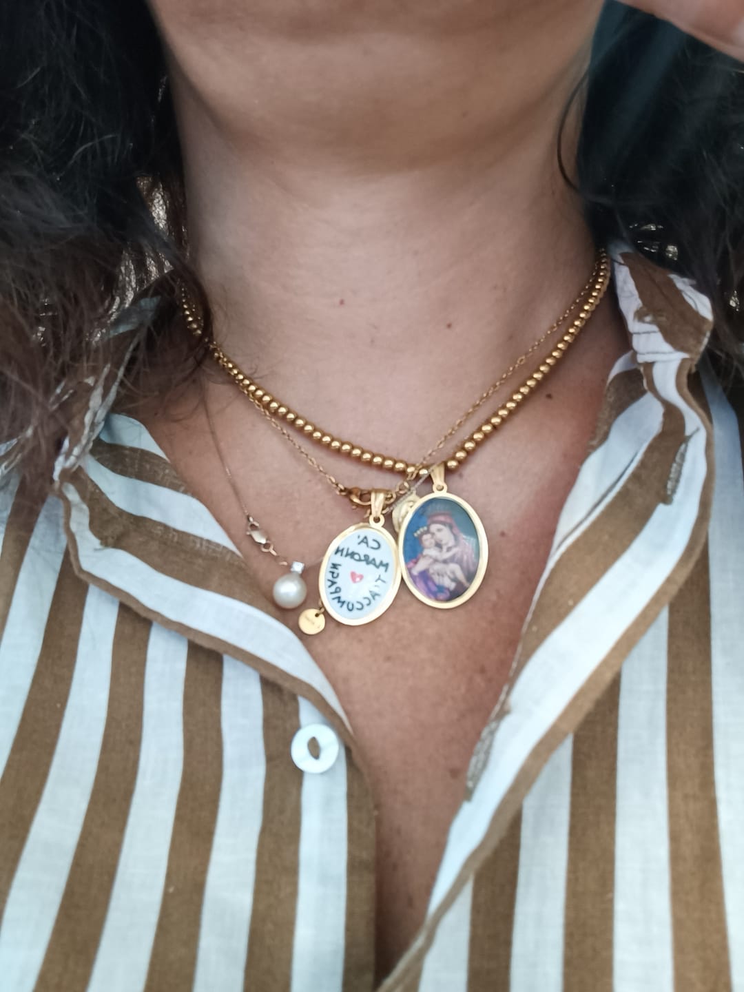 Customer photo review of Collana Charm Madonna Col Bambino