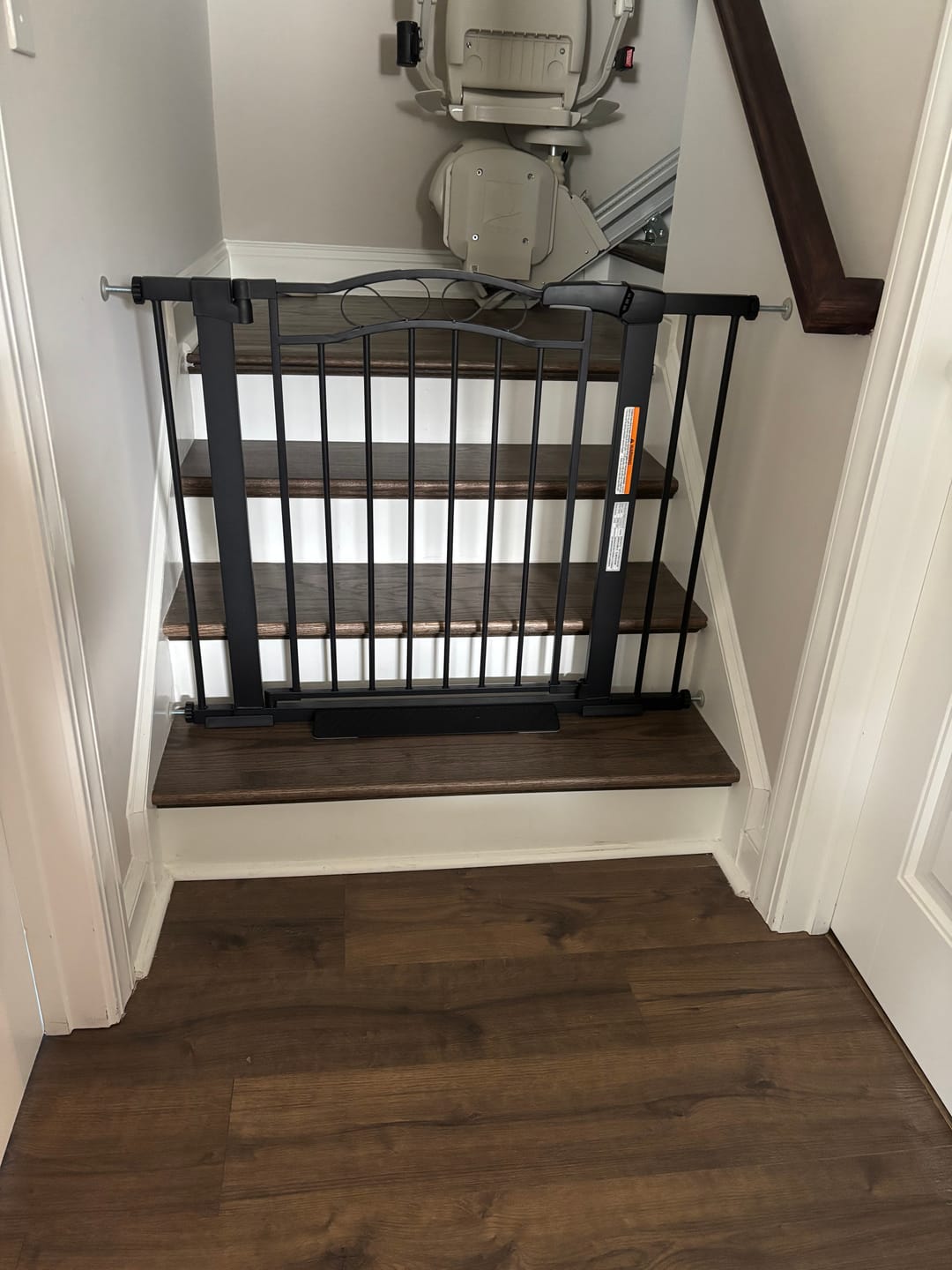 Customer photo review of FairyBaby Arch-Shaped Walk Through Baby Gate With 23.5" Extra Wide Walk Through Door