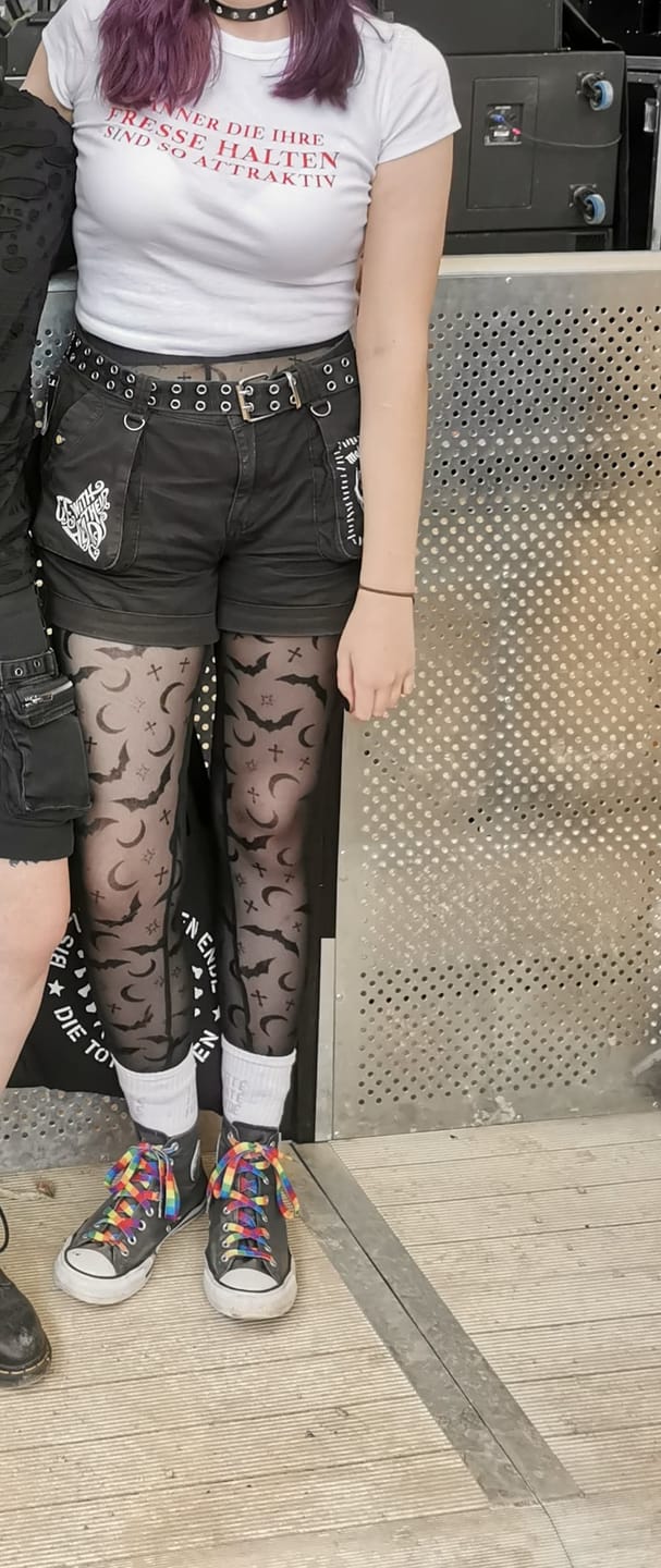 Customer photo review of Männer die ihre Fresse halten sind so attraktiv Baby Tee