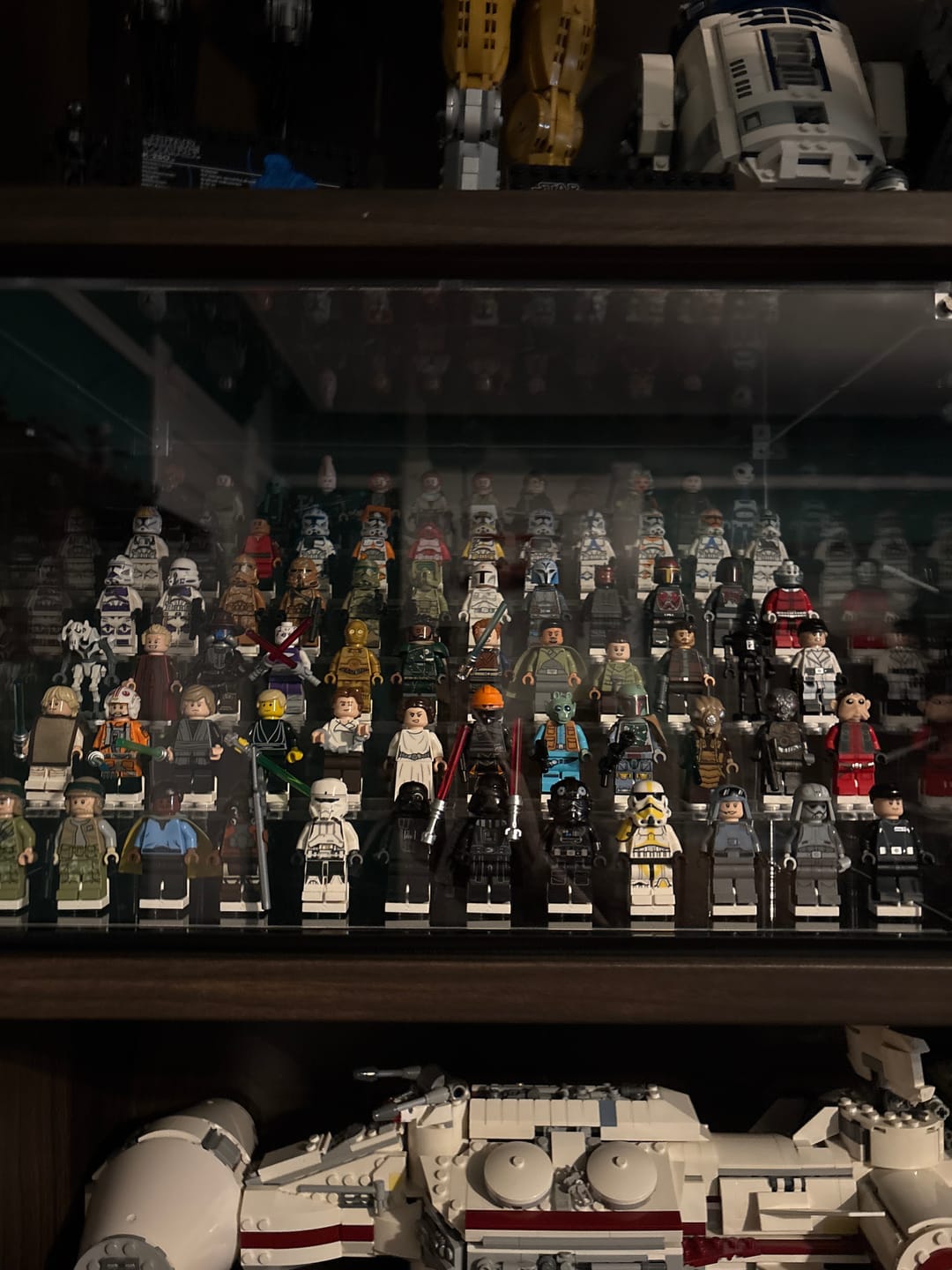 Customer photo review of Display Case for LEGO® 72 minifigures fits 1/2 IKEA Billy