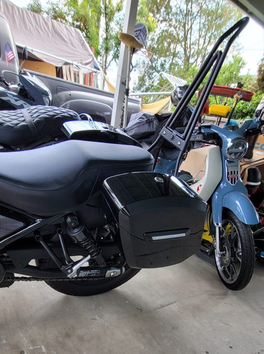 Customer photo review of 24L - Ironclad Quick-Mount Medium Honda Rebel 500 Painted Hard Saddlebags