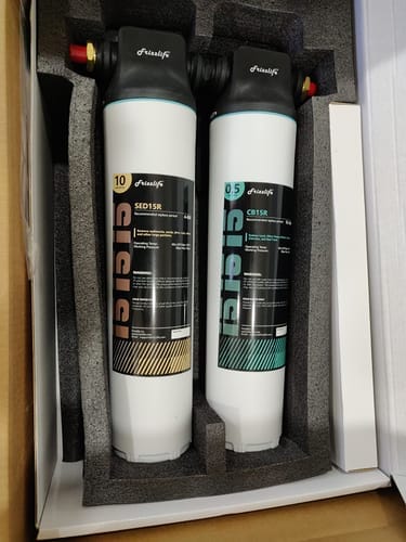 Customer photo review of Frizzlife DW15 Untertisch-Wasserfiltersystem, NSF/ANSI 53&42 zertifizierte Elemente, direkt angeschlossener 2-stufiger Wasserfilter