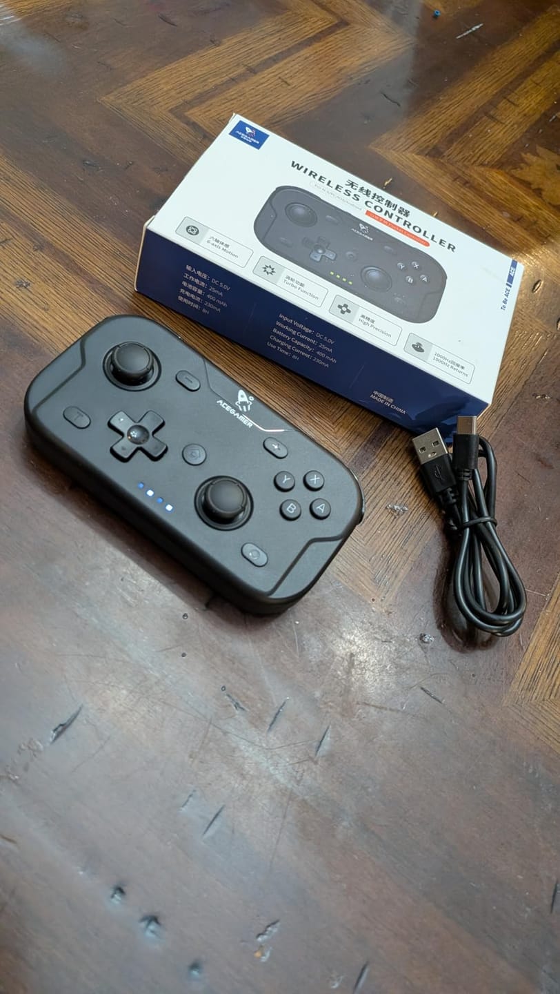 Customer photo review of AceGamer T50 Black Wireless Pocket Controller