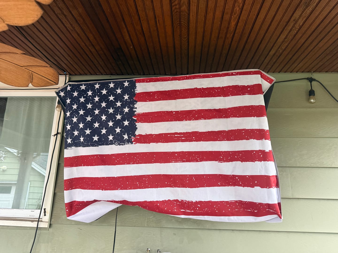 Customer photo review of Outdoor US Flag Waterproof TV Cover