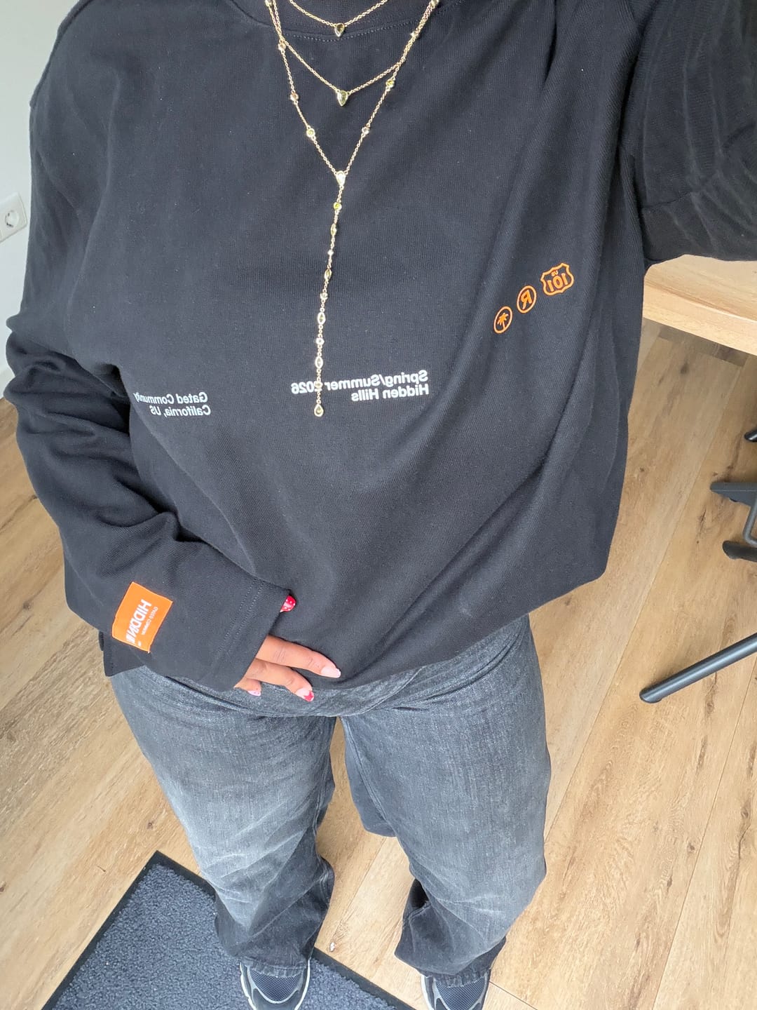 Customer photo review of LONGSLEEVE T-SHIRT ORANGE/BLACK
