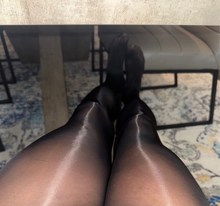 Customer photo review of PLAY - FREE HUGGING SEAMLESS TIGHTS  - GLOSS