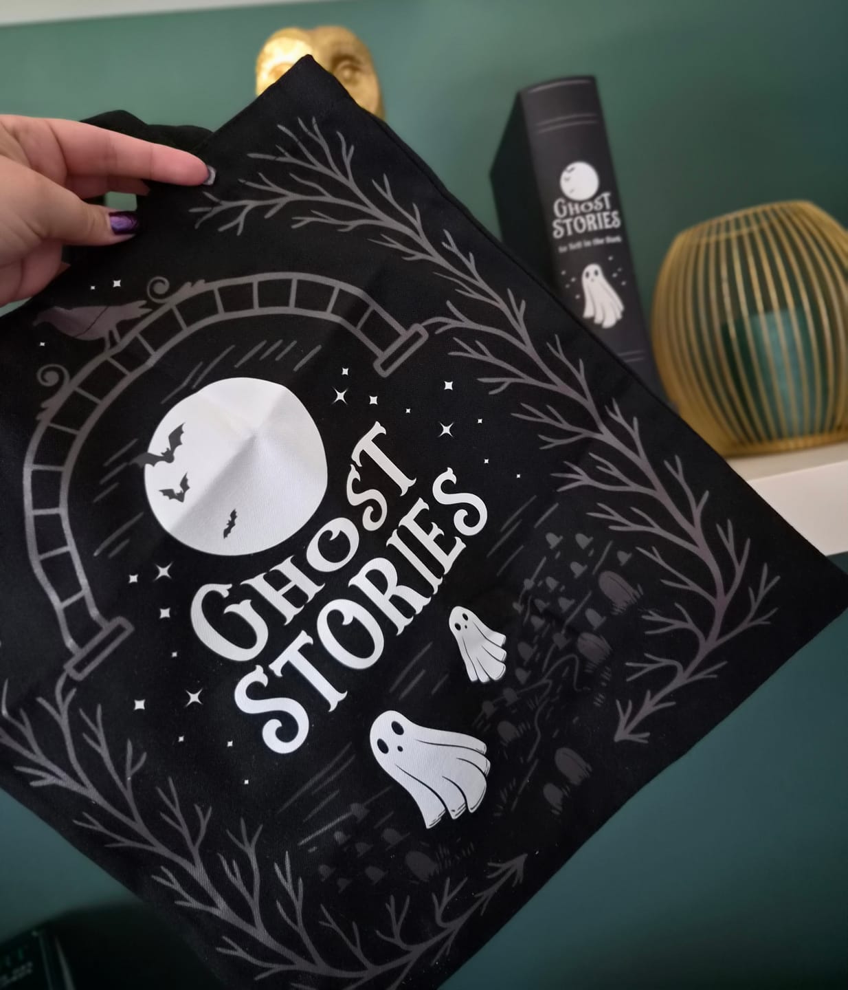 Customer photo review of Ghost Stories Tote Bag – Summerween Stoffbeutel mit Geistermotiv