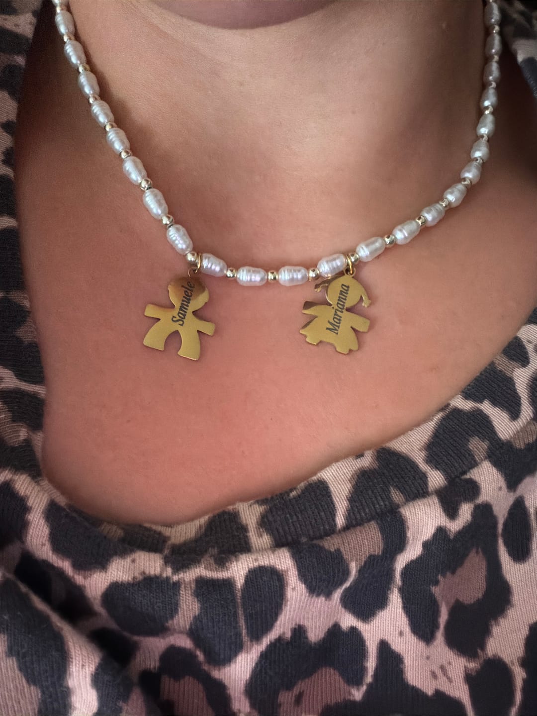 Customer photo review of Girocollo Family In Perle con ciondoli Bimbo Personalizzati