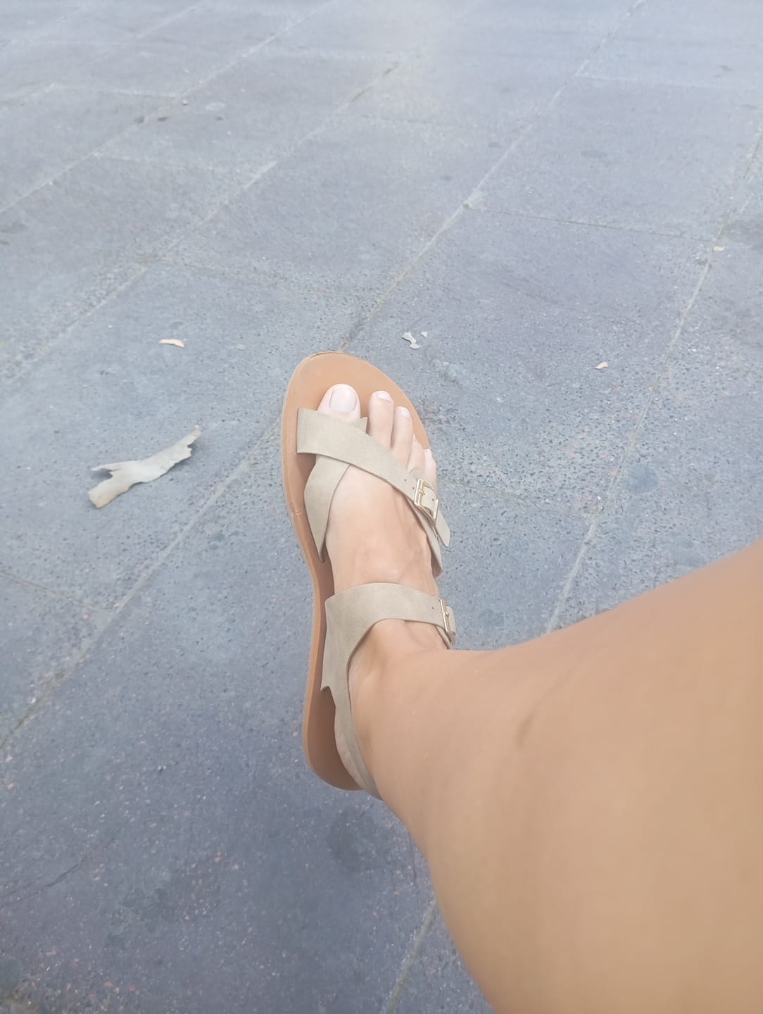 Customer photo review of Glow II - Barefoot Sandalias