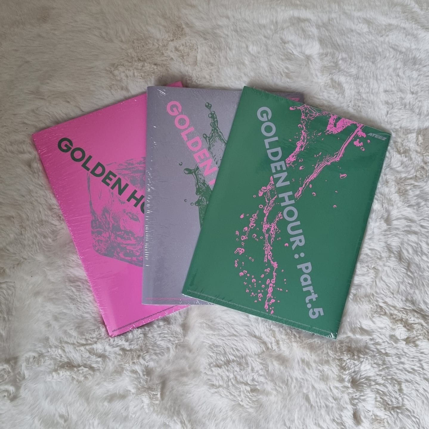 Customer photo review of [LUCKY DRAW] ATEEZ - 14TH MINI ALBUM - [GOLDEN HOUR : Part.5] (A/ DIARY/ Z Ver.)