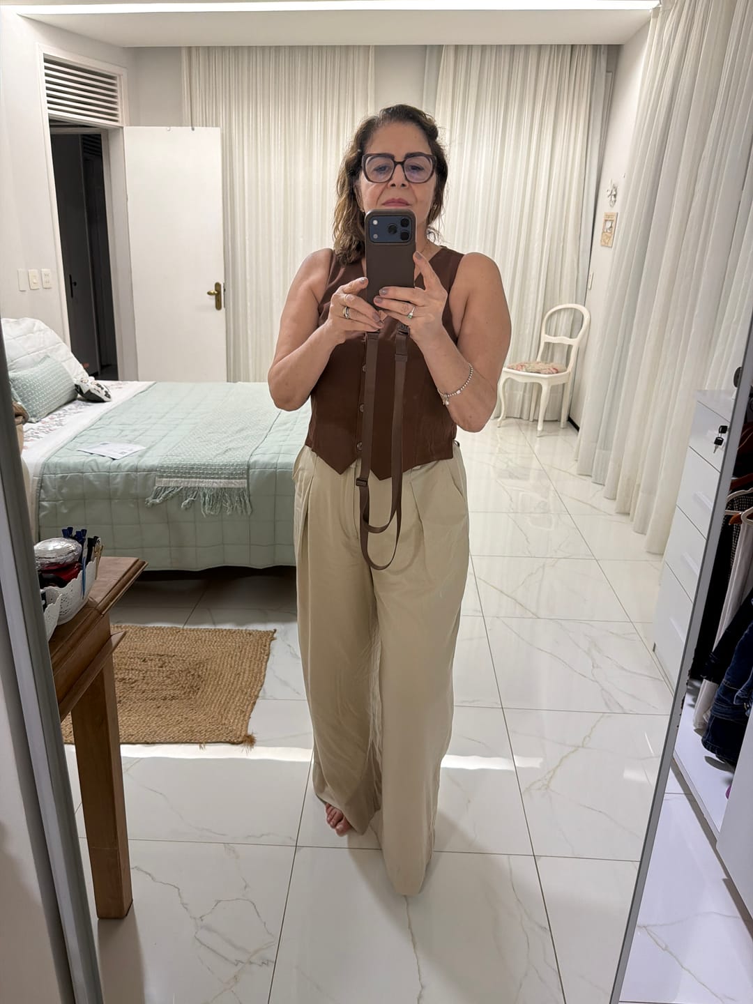 Customer photo review of Calça Pantalona Graviola Bege Claro + Forro