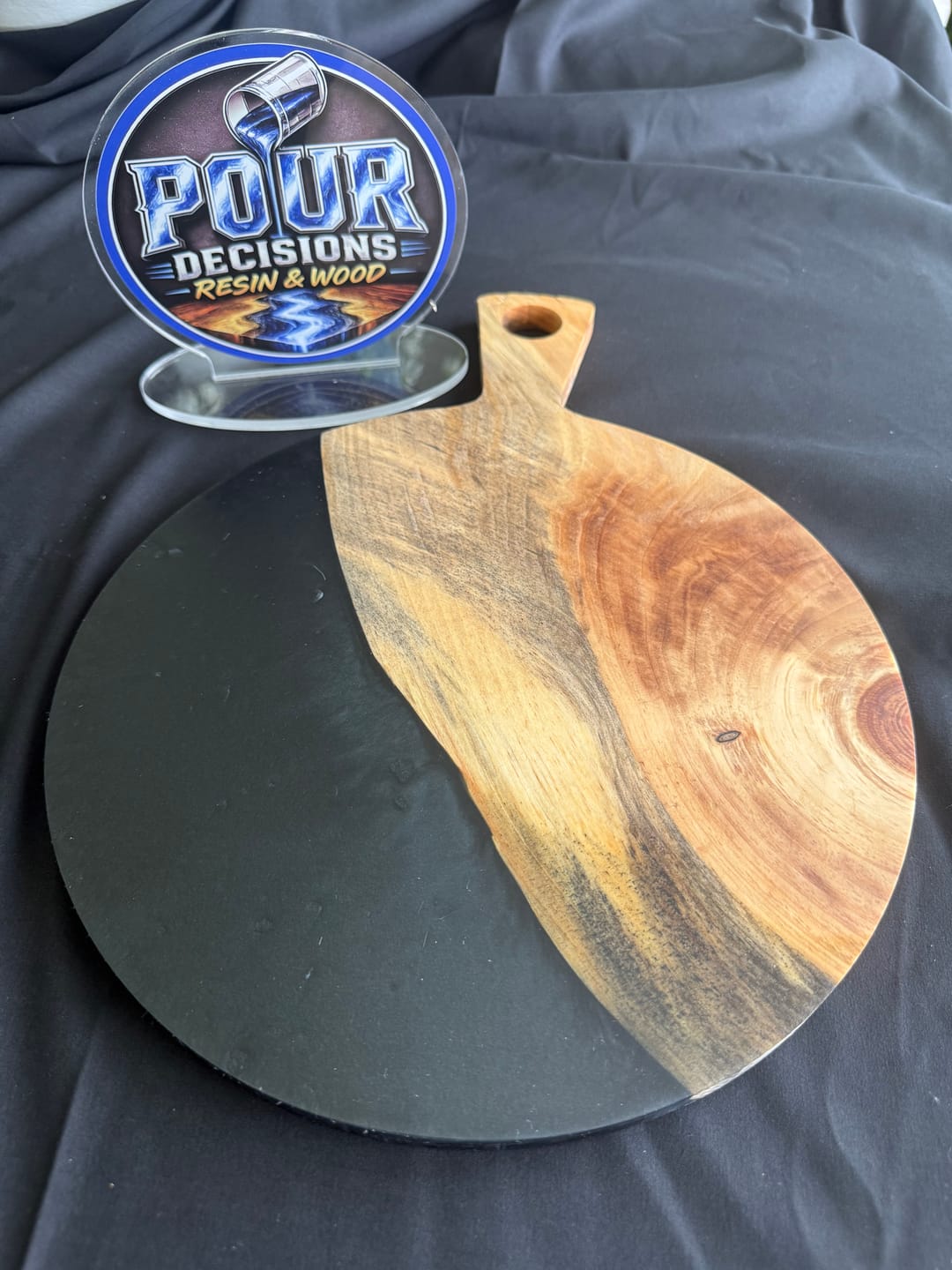 Customer photo review of 15.7x12" Small Round Charcuterie Board With Handle Acrylic Router Template