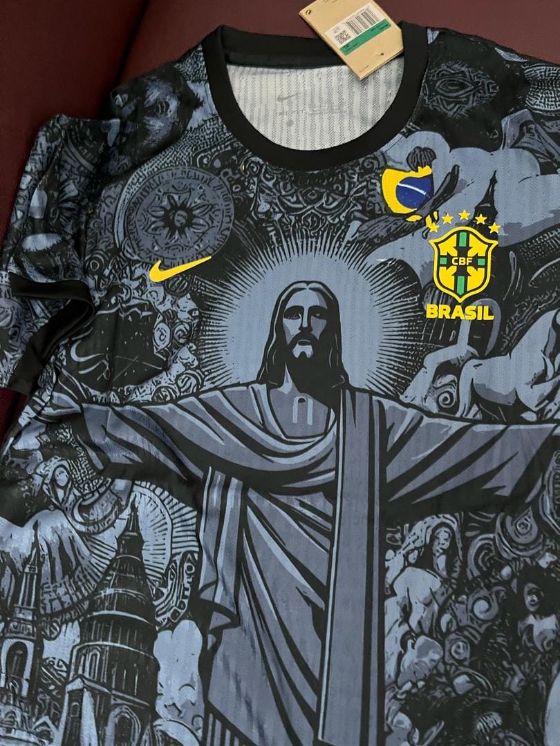Customer photo review of Maillot Brésil Christ Rédempteur 24/25 - Joueur