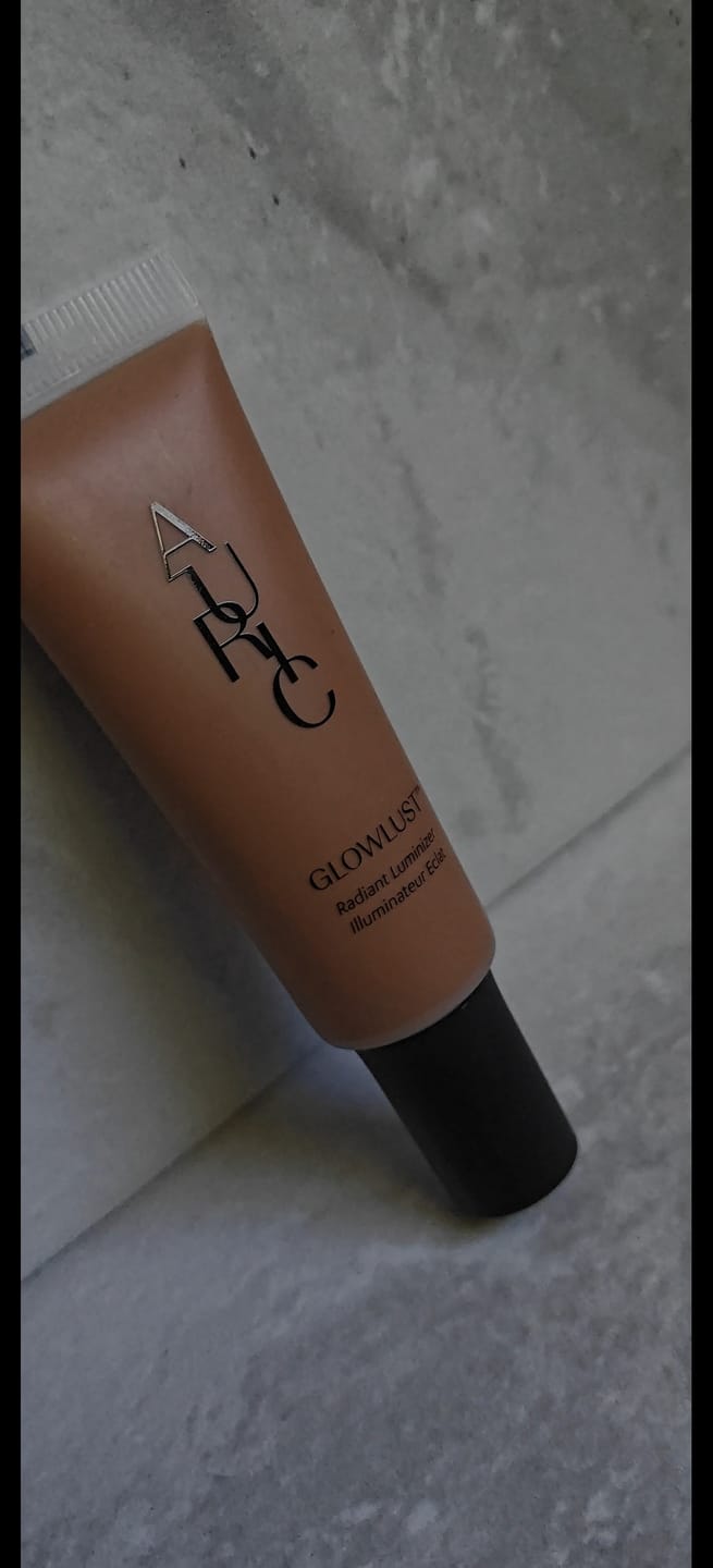 Customer photo review of Travel Size Glow Lust™ Radiant Luminizer